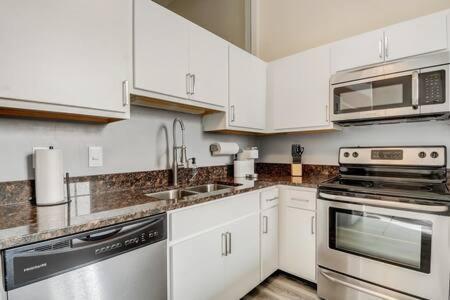 אינדיאנפוליס Cozysuites - 2Br With Direct Skybridge Access #5 מראה חיצוני תמונה