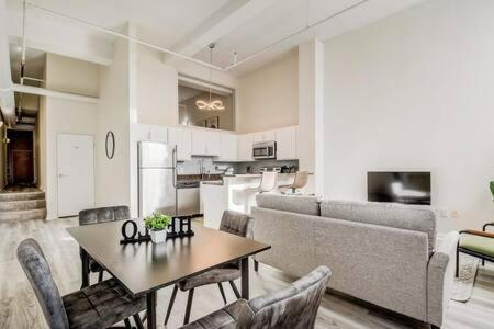 אינדיאנפוליס Cozysuites - 2Br With Direct Skybridge Access #5 מראה חיצוני תמונה